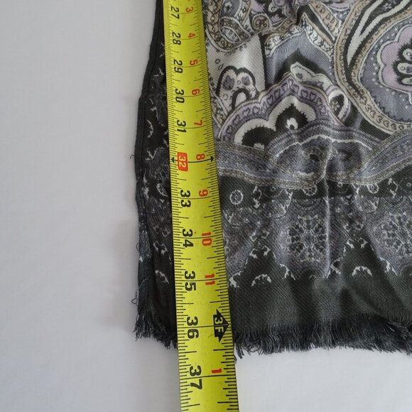Liz Claiborne Gray Paisley Scarf Women One Size Rayon Raw Hem Casual Work - Picture 7 of 7